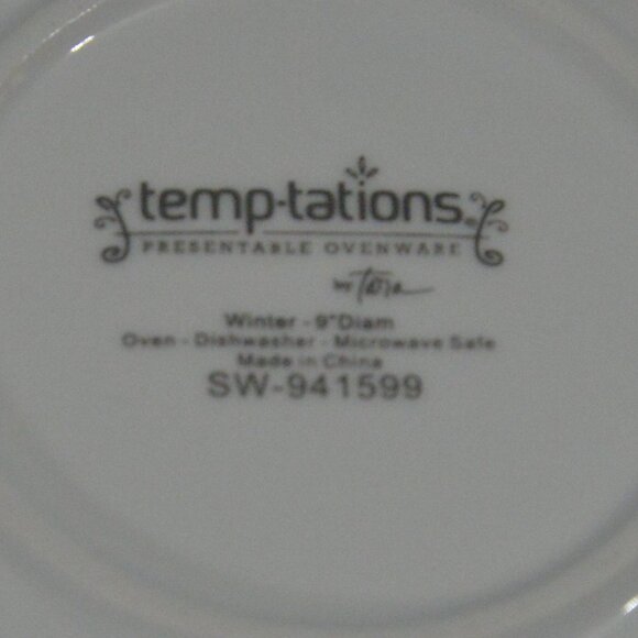 Temp-tations Presentable Ovenware 9" Fluted Pie Quiche Dish with Snowflakes - Picture 5 of 5